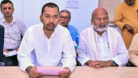 Bihar removes PMCH principal after absence during Health Minister's inspection