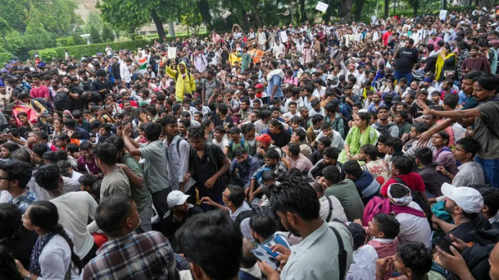 'Chalo Sansad' march meets tear gas, detentions as protesters push towards Parliament
