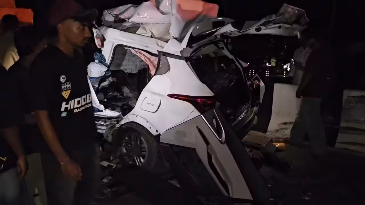 8 Tamil Nadu engineering students killed as car crashes into parked lorry in Kerala
