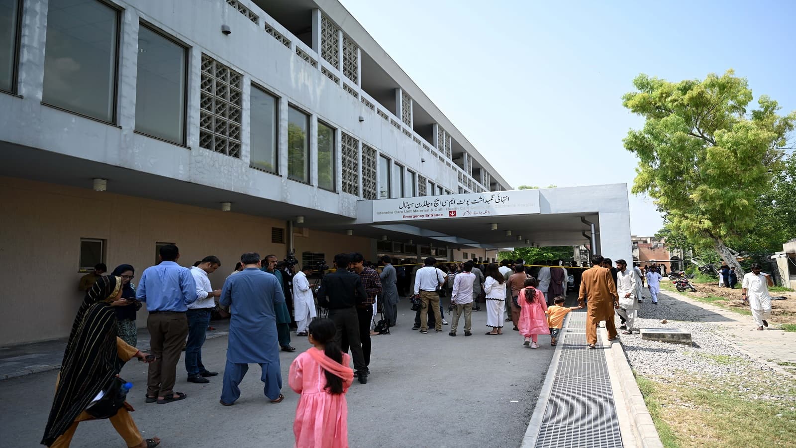Pakistan Govt Relies on ‘Citizen Adjustment’ Instead of Delivering Public Services: Report