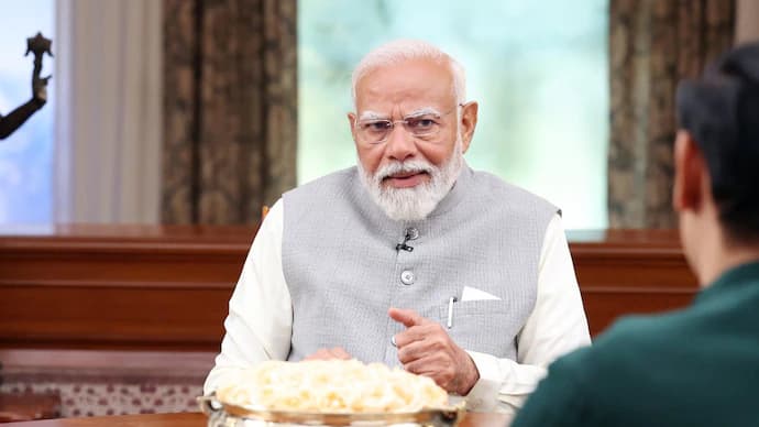 PM Modi responds to Rahul Gandhi's 'Adani-Ambani' charge, says ‘hang me if I am dishonest’