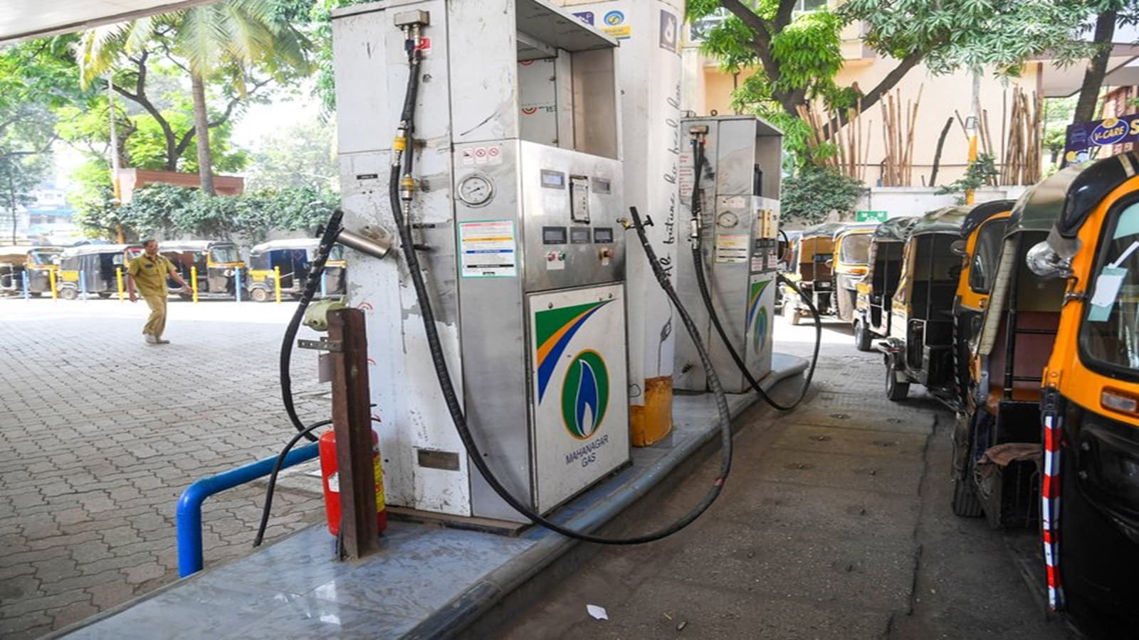 Govt Says CBG Price Hike Will Have Negligible Impact on CNG, PNG Consumers