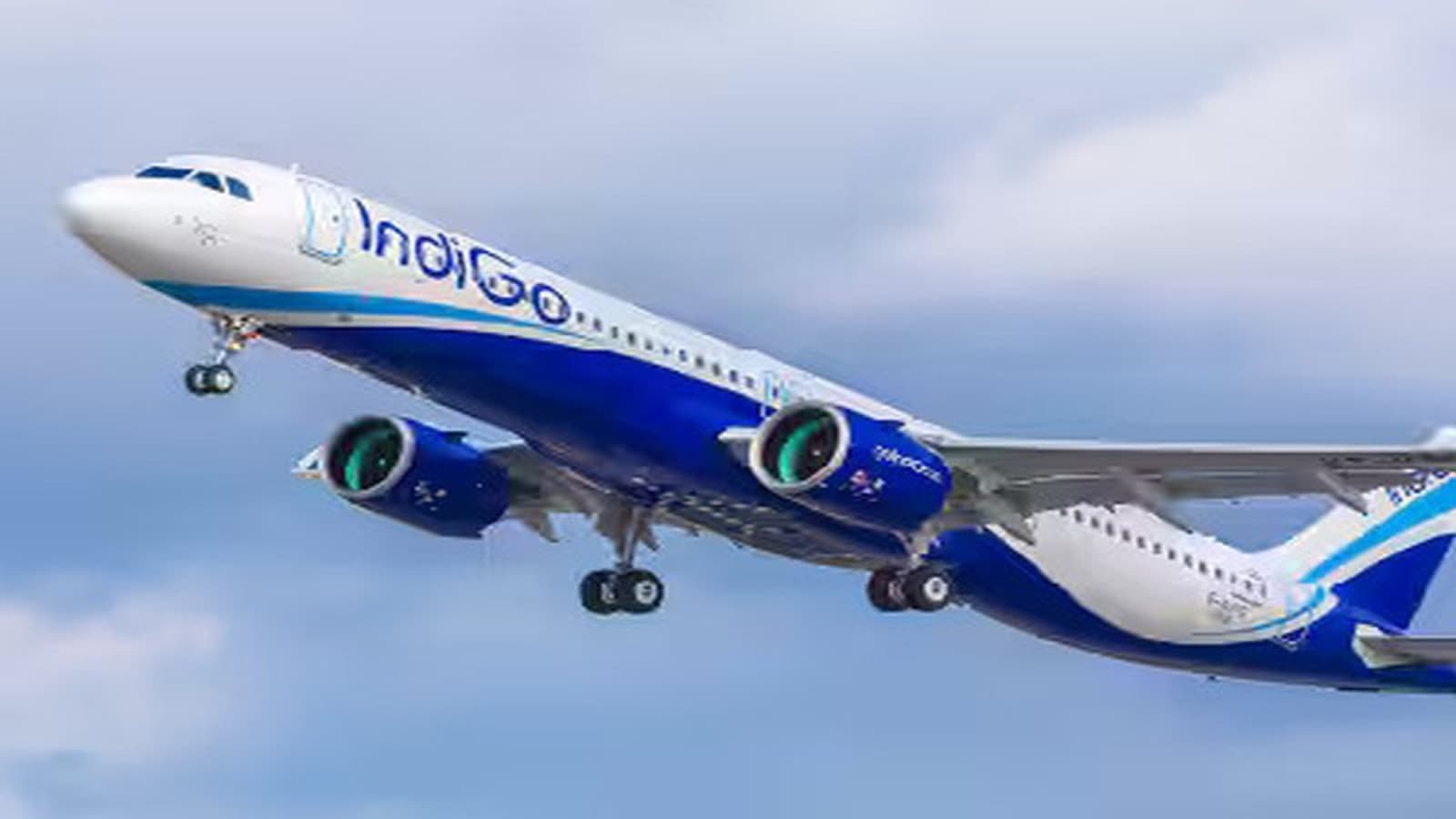 Delhi Rains Disrupt Flight Operations at IGI Airport; IndiGo, Air India Issue Advisories