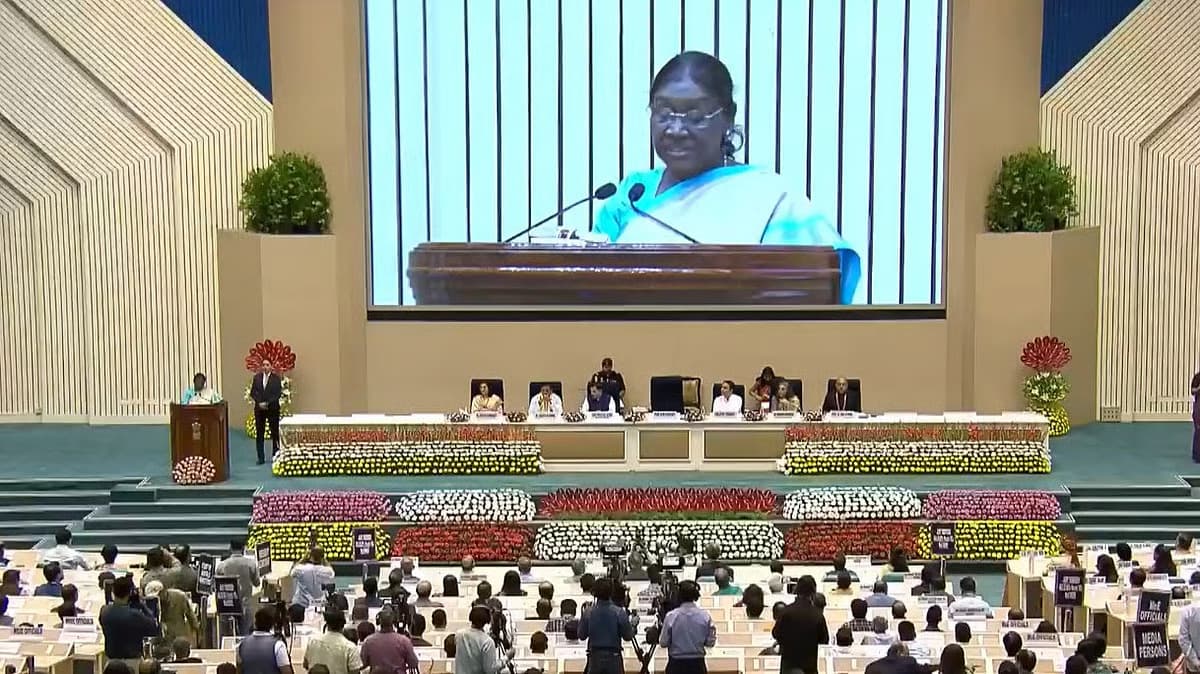 President Murmu presents National Teachers Awards 2026 to 96 teachers, faculty members
