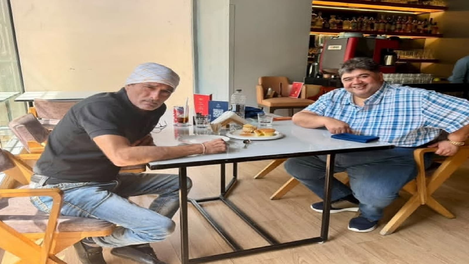 Akshaye Khanna Enjoys Lunch Date With Friend Rajat Rawail, Rare Pic Goes Viral