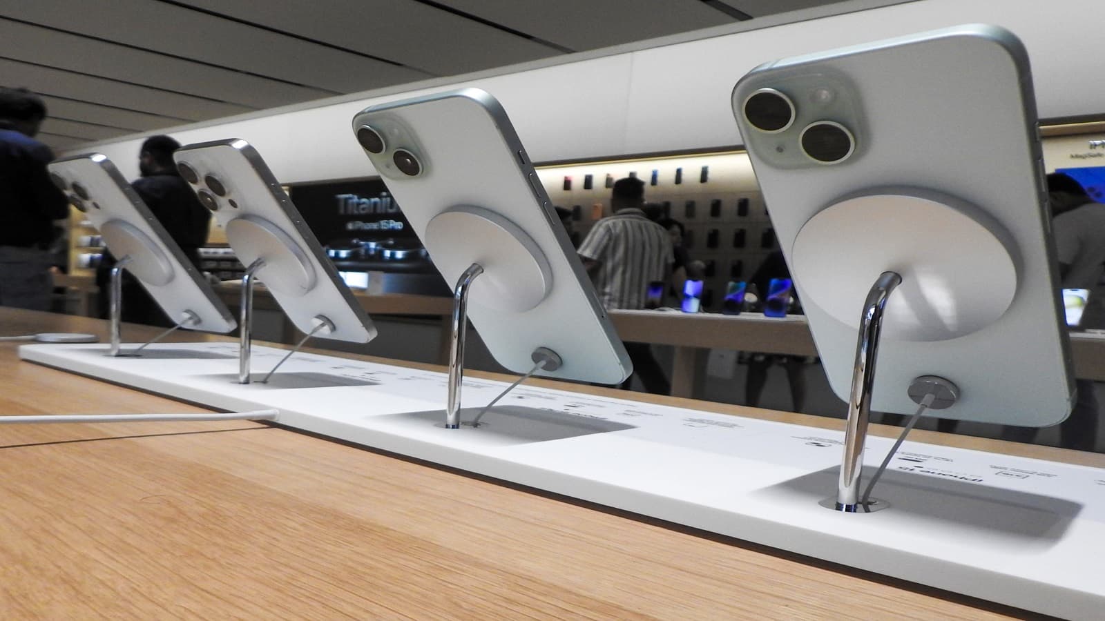 Apple Hikes iPhone Prices in India by Up to 40% Amid Memory Cost Pressures