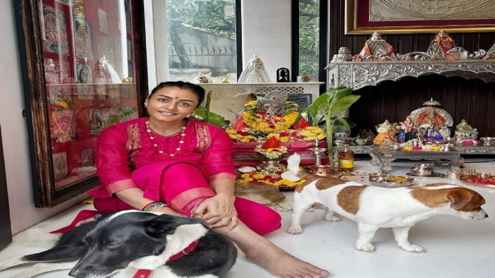 Namrata Shirodkar Shares Glimpse of Ganpati Visarjan With Daughter Sitara and Son Gautam