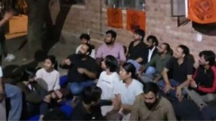 JNU ABVP protest over health centre facilities enters fifth day
