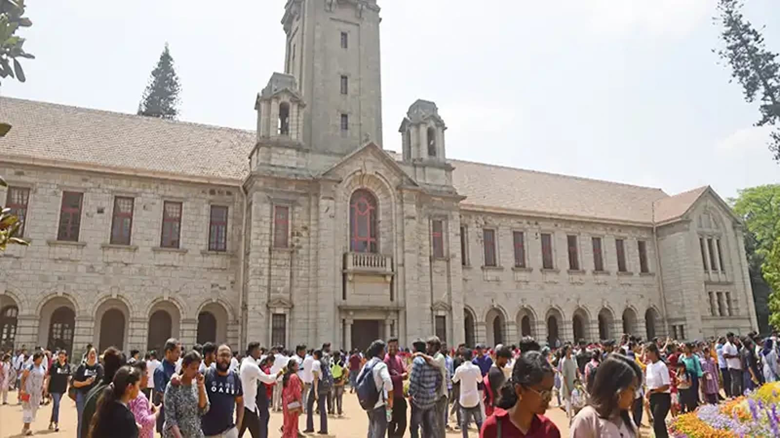 IISc researchers studying magnetic white dwarf stars and the Chandrasekhar limit.