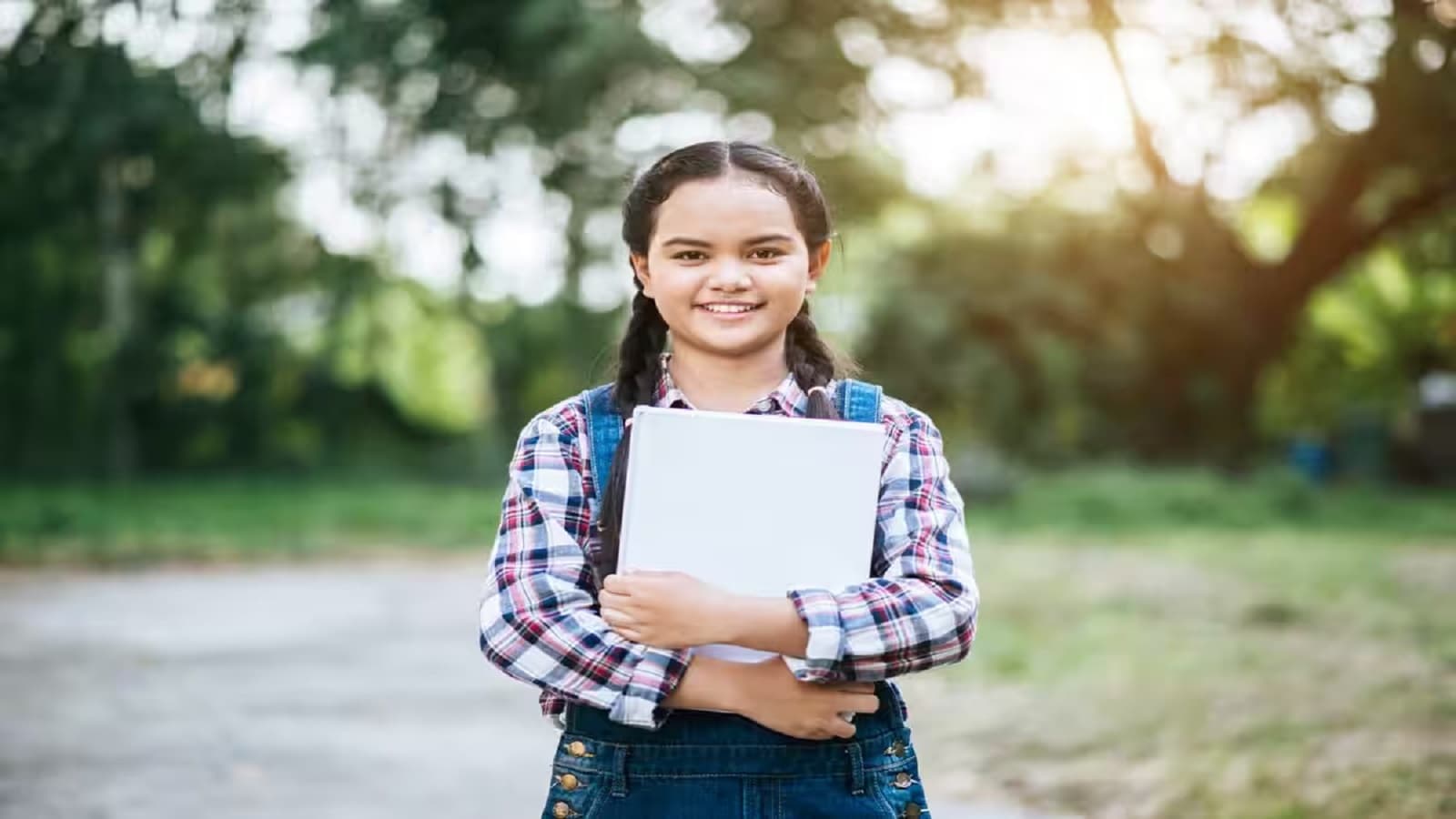 UP Scholarship 2026–27 application deadlines and eligibility details for eligible students in Uttar Pradesh.